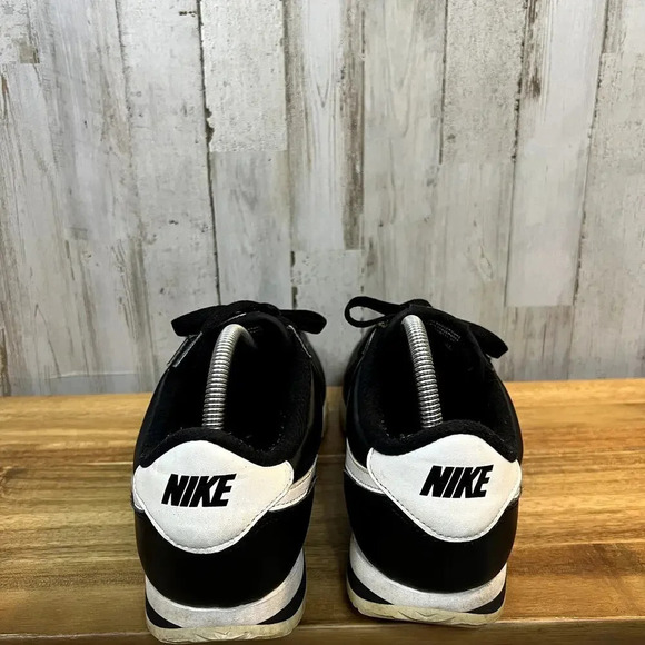 Nike Cortez Men\'s Size 9 Basic Leather‎ Black & White Low Top Sneakers main image 5
